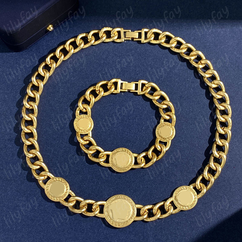 Luxury Medusa Necklace Womens Designer Bracelet Love Jewelry Fashion Wide Chain Gold Greece Style necklace For Men Deluxe Bracelets With Box 
Luxury Medusa Necklace Womens Designer Bracelet Love Jewelry Fashion Wide Chain Gold Greece Style necklace For Men Deluxe Bracelets With Box