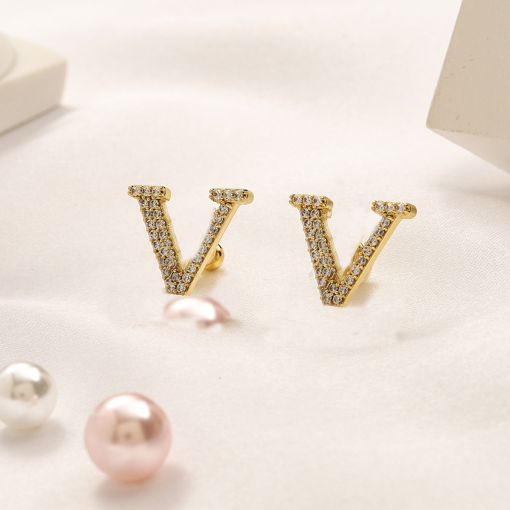 Top Quality 18K Gold Plated Luxury Brand Designers Letters Stud Geometric Famous Women Stainless Steel Crystal Rhinestone Earring Wedding Party Gift Jewerlry
Top Quality 18K Gold Plated Luxury Brand Designers Letters Stud Geometric Famous Women Stainless Steel Crystal Rhinestone Earring Wedding Party Gift Jewerlry