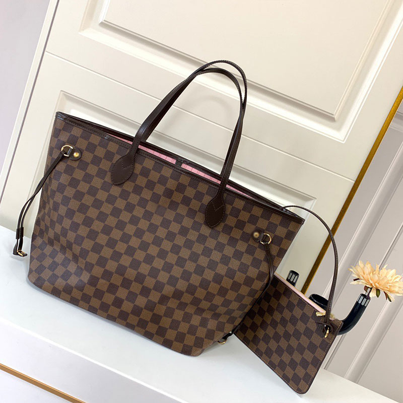 Super original n41603 brown with powder leather material is authentic French grade a quality handmade oil edge details are very delicate size 32x29x17
Super original n41603 brown with powder leather material is authentic French grade a quality handmade oil edge details are very delicate size 32x29x17