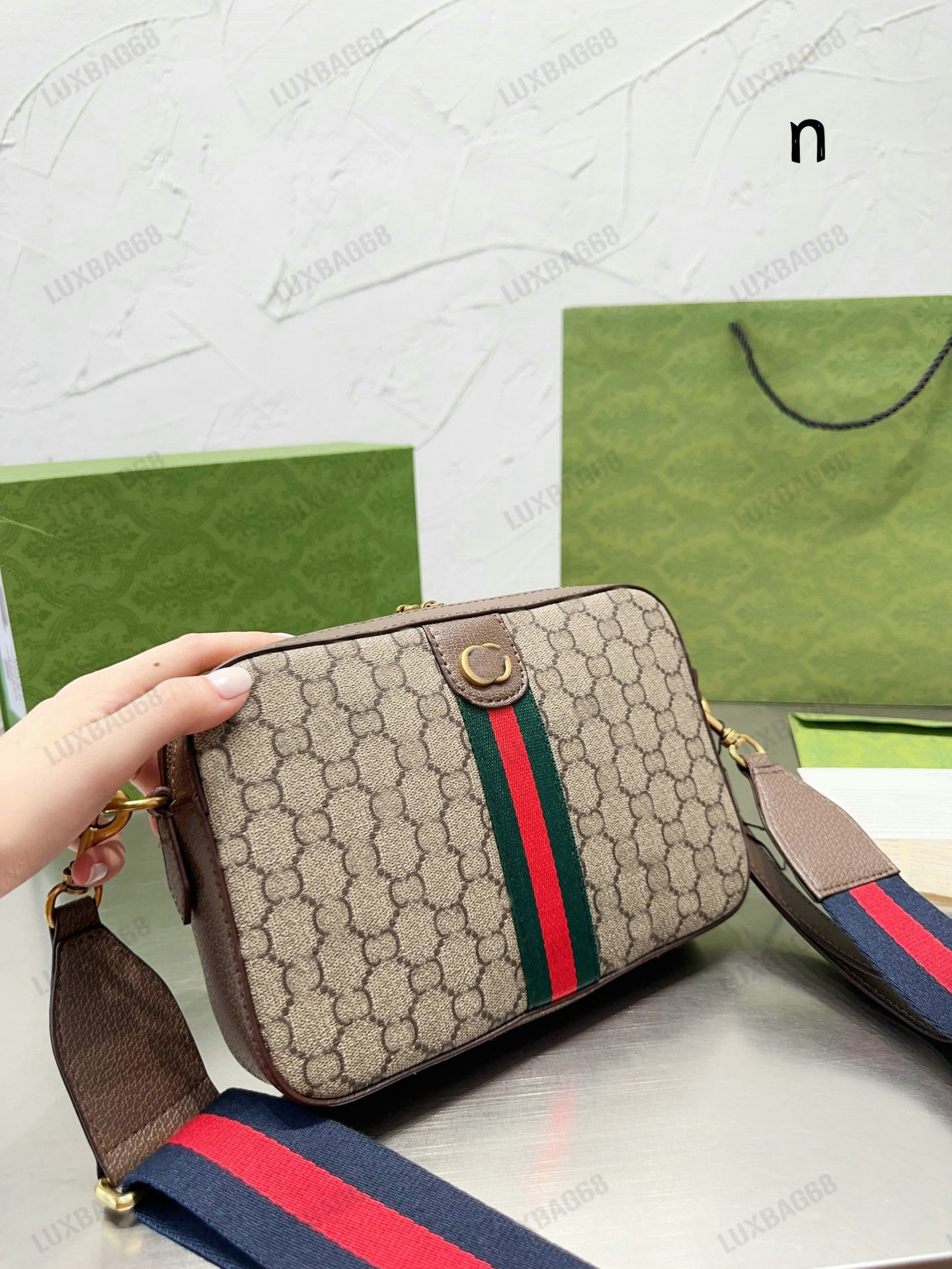 Mens Designer Camera Bag OPHIDIA DOUBLE G SHOULDER BAG 699439 Green Red Web stripe Luxurys Flap Messenger Bag For Man Wrist Strap Crossbody, #1
Mens Designer Camera Bag OPHIDIA DOUBLE G SHOULDER BAG 699439 Green Red Web stripe Luxurys Flap Messenger Bag For Man Wrist Strap Crossbody, #1