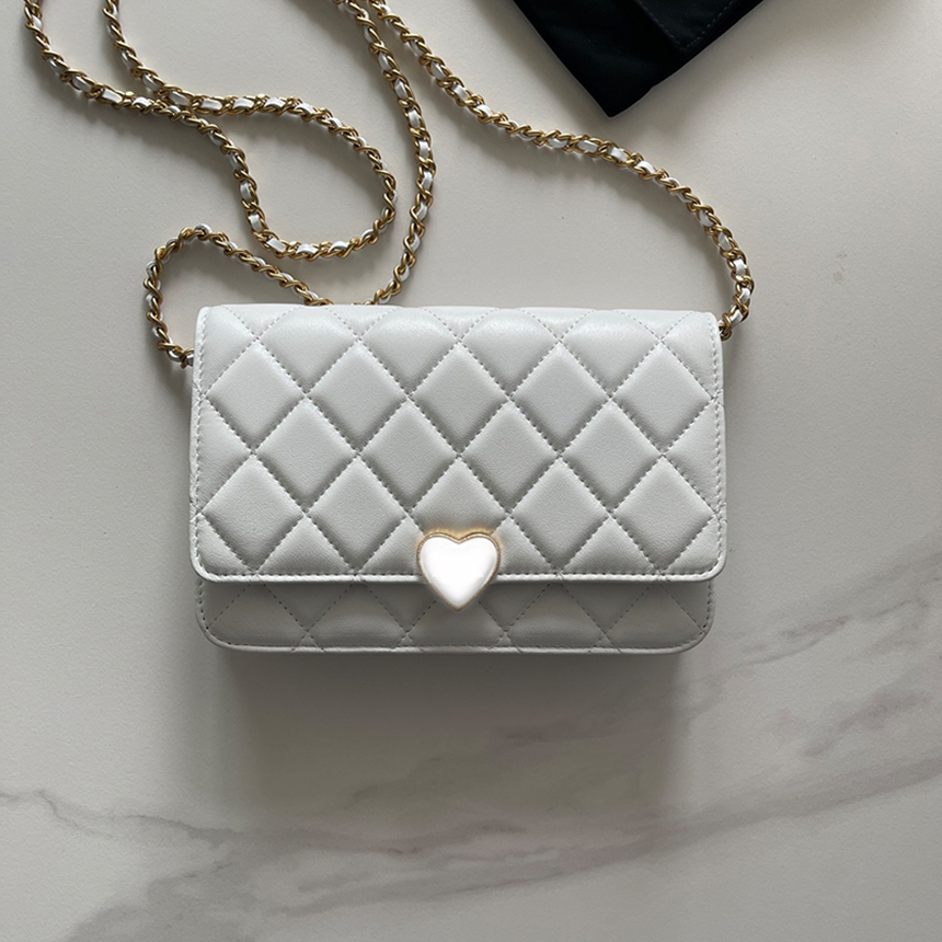 Designer Chain bag Lady Flap bag 19.2CM Genuine leatherCrossbody bag Shoulder bag Delicate knockoff Super_bagss With Box YC121
Designer Chain bag Lady Flap bag 19.2CM Genuine leatherCrossbody bag Shoulder bag Delicate knockoff Super_bagss With Box YC121