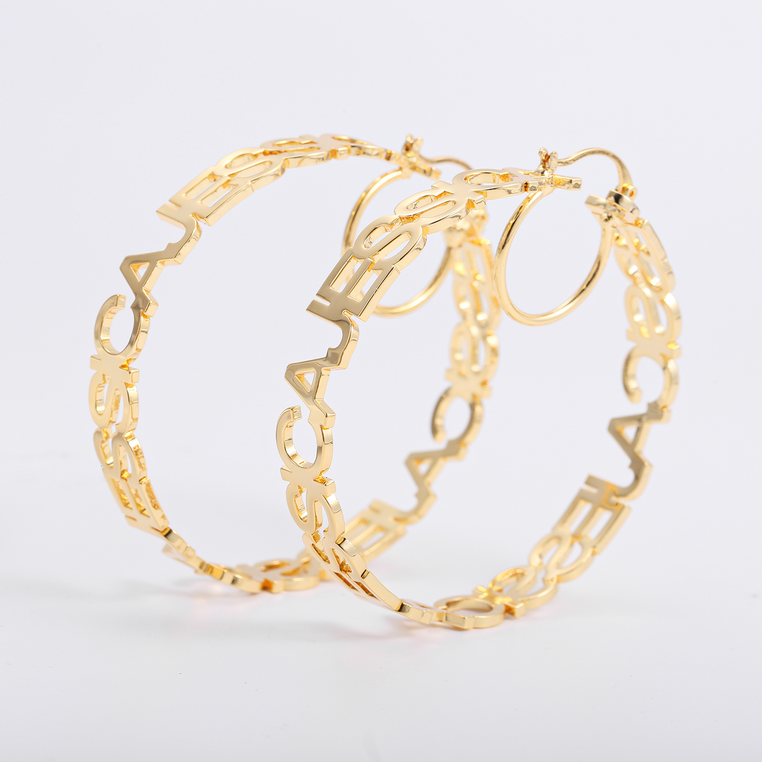 Hoop Huggie Custom Name Earring Trend Summer Earrings For Women Personalized Gold Aesthetic Jewelry Wedding Sexy Accessories 230707