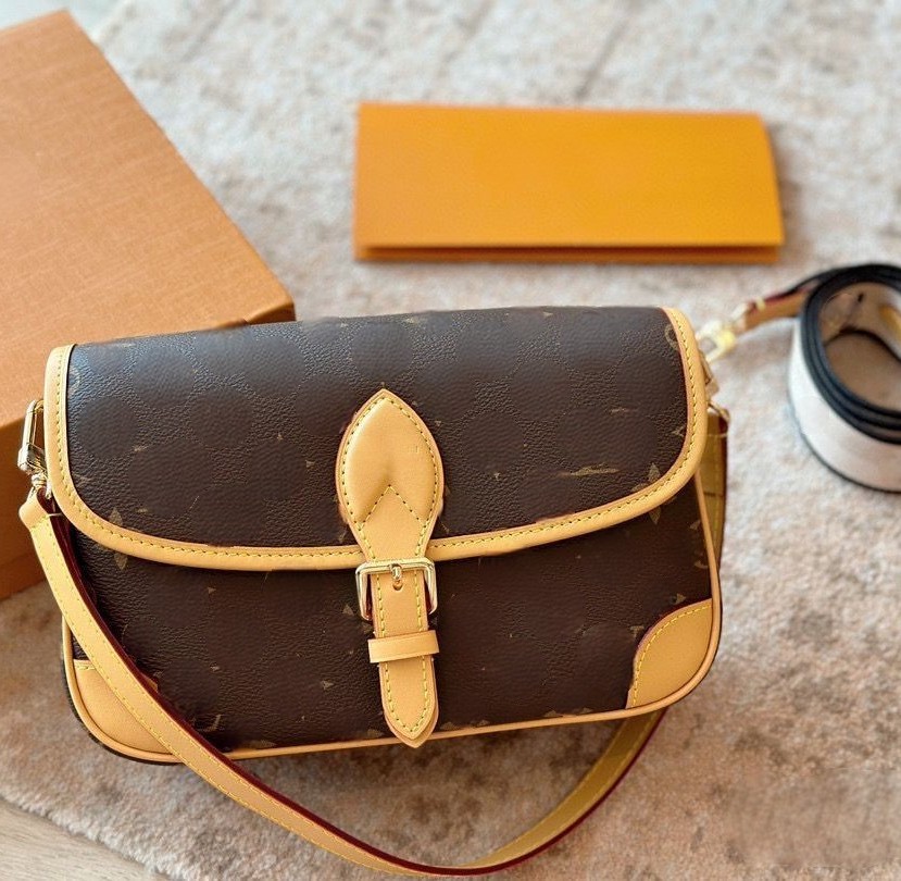 Shoulder Bag Designer Woman Handbag Crossbody Bag Leather Bag Messenger Bag Fashion Bag Designer Tote Bag Classic Old Flower Cowhide Hobo Bag Armpit Bag Vintage Bag, Press flower
Shoulder Bag Designer Woman Handbag Crossbody Bag Leather Bag Messenger Bag Fashion Bag Designer Tote Bag Classic Old Flower Cowhide Hobo Bag Armpit Bag Vintage Bag, Press flower