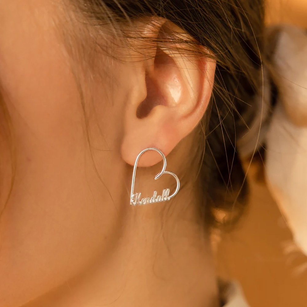 Hoop Huggie GoldButterfly Custom Name Heart Earrings Minimalist Statement Stud Handmade Personalized Gold Hoops Mother's Day Gift 230707