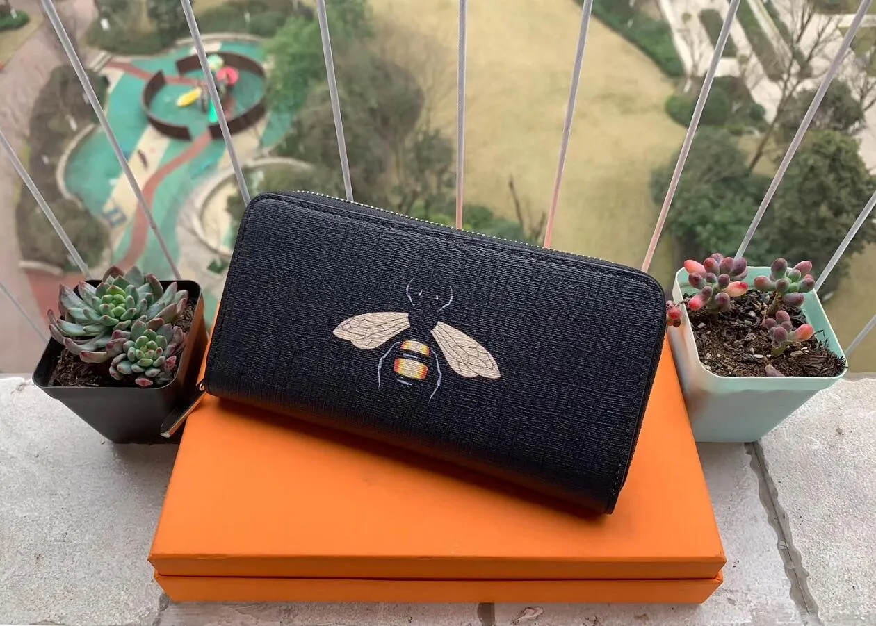 Men Animal long Wallet Leather Black Snake Tiger Bee Man Wallets Women Purse Card Holders Woman Purses With Boxs, Black bee
Men Animal long Wallet Leather Black Snake Tiger Bee Man Wallets Women Purse Card Holders Woman Purses With Boxs, Black bee