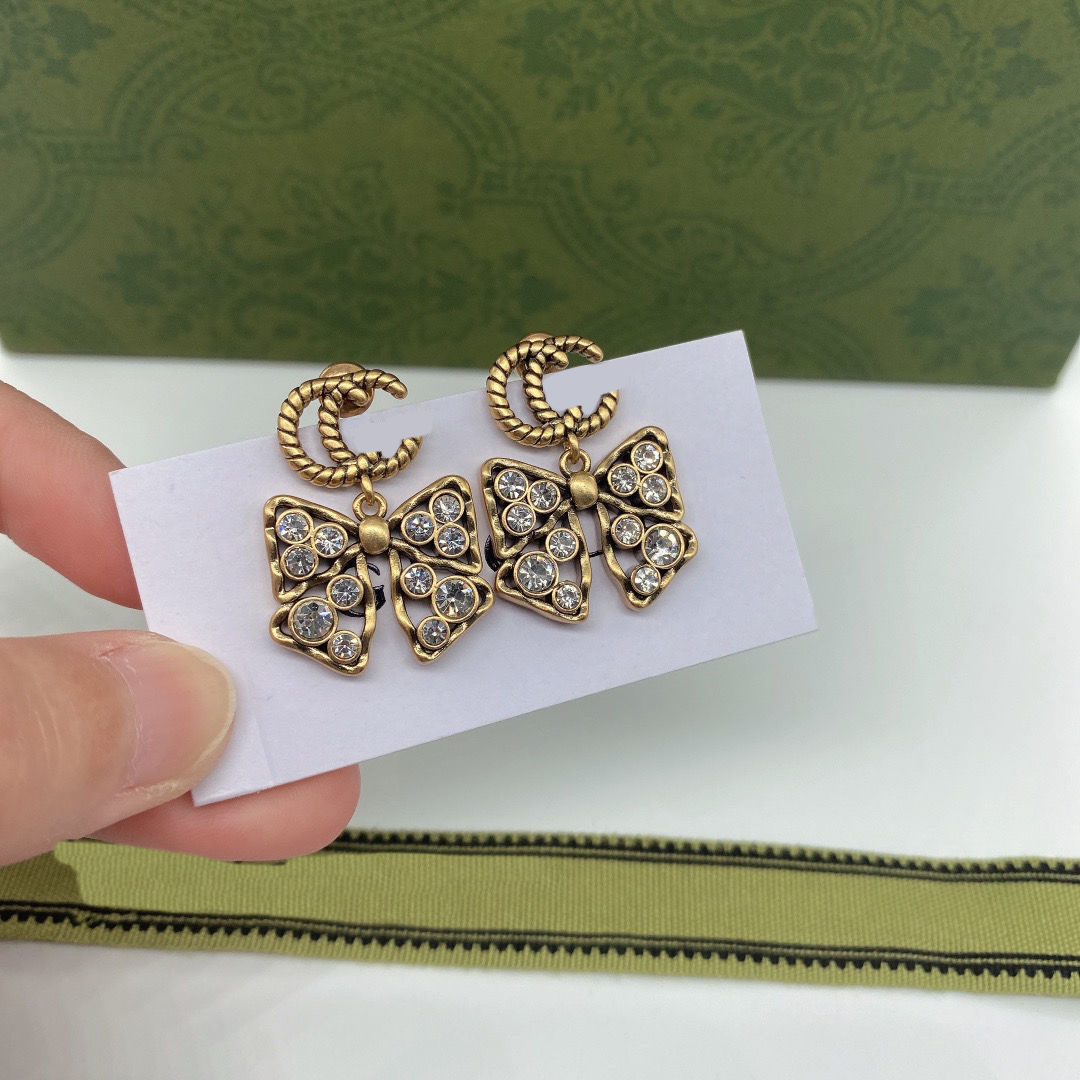 Designer Brand Stud Elegant Women Fashion Butterfly Letter Earring Wedding Party Jewerlry Accessories High Quality