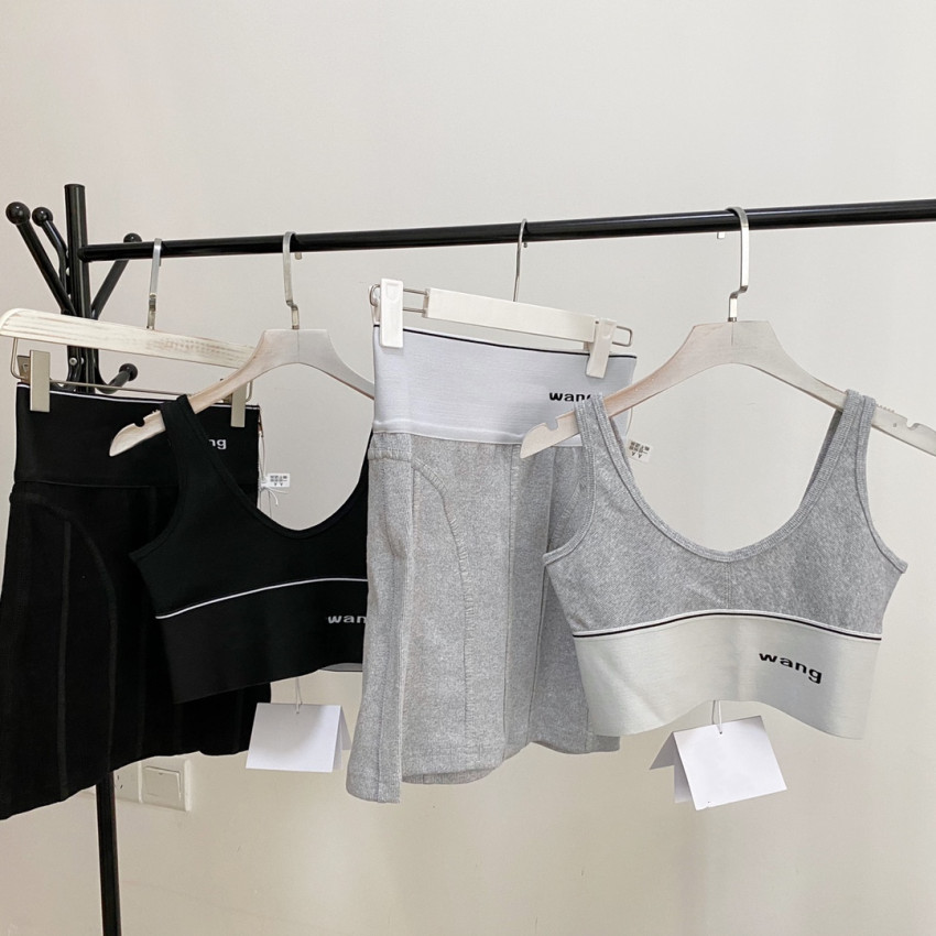 New Fashion Girls Overskirt Tracksuits Sexy Ribbon Yoga Vest Super Elasticity Tank Top Skirt Classic Letter Women Suit Set High Quality SML, Black
New Fashion Girls Overskirt Tracksuits Sexy Ribbon Yoga Vest Super Elasticity Tank Top Skirt Classic Letter Women Suit Set High Quality SML, Black