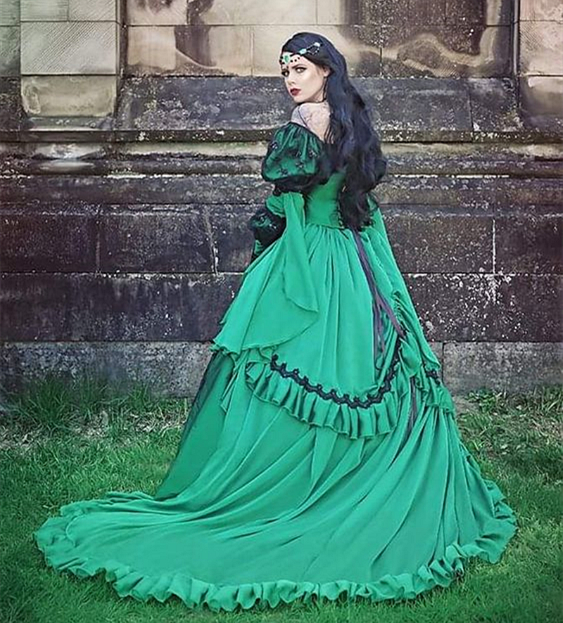 Vintage Gothic Victorian Wedding Dresses Long Sleeve Medieval Steampunk Burgundy And Black Bridal Gowns Lace Appliques Chiffion Women Wear 2023
