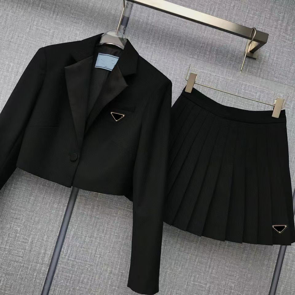 Woman Tracksuits Designer Womens Sets Jacket Short Skirts Two Pieces Outfit Shorts Suit Dress Shirts Top Suits -XL, D3-white
Woman Tracksuits Designer Womens Sets Jacket Short Skirts Two Pieces Outfit Shorts Suit Dress Shirts Top Suits -XL, D3-white