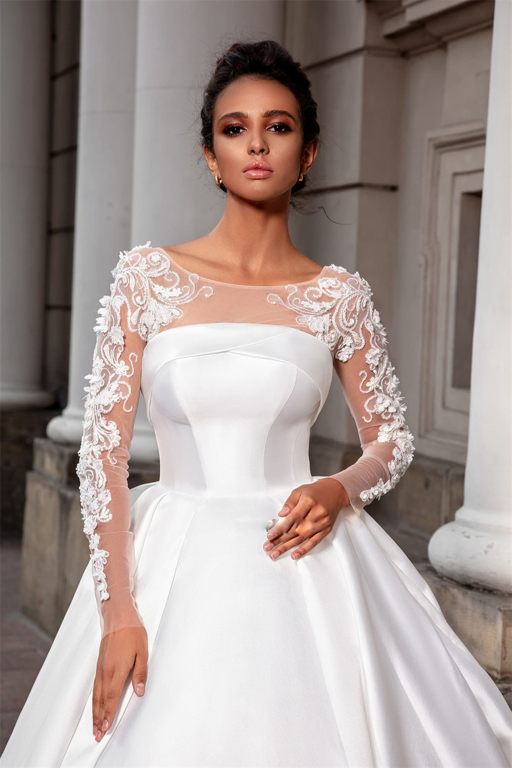 Romantic Sheer Neck Wedding Dresses Lace Appliques Draped Ball Gown Bridal Gowns With Long Sleeve