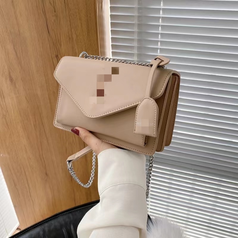 The latest high-quality light luxury chain beautiful color shoulder bag fashion star with crossbody bag manufacturers direct sales, White
The latest high-quality light luxury chain beautiful color shoulder bag fashion star with crossbody bag manufacturers direct sales, White