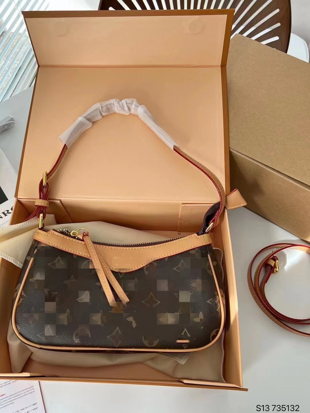 2023 new high quality light luxury shoulder bag fashion all-in-one underarm bag workmanship fine factory direct sales, Brown
2023 new high quality light luxury shoulder bag fashion all-in-one underarm bag workmanship fine factory direct sales, Brown