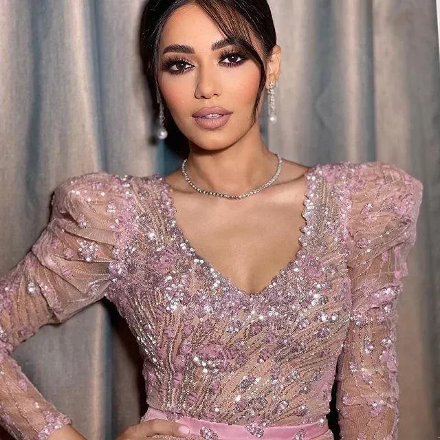 Sexy Pink Dubai Aso Ebi Sequins Beaded Prom Dresses For Arabic Backless V Neck Illusion Evening Formal Party Second Reception Gowns Vestidos De Noiva