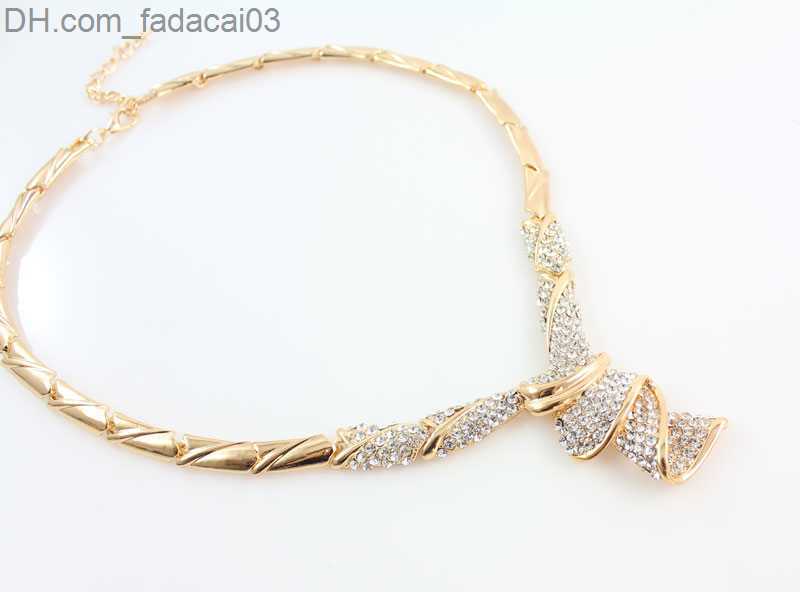 Wedding Rings Wholesale Fashion Gold Alloy Rhinestone Wedding Jewelry Set Necklace Bracelet Ring Earrings Z230712