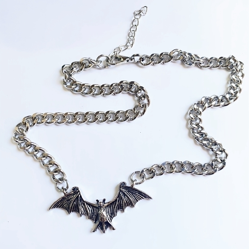 Pendant Necklaces Fashion Vintage Punk Gothic Bat Chain Necklace for Women Animals Choker Halloween Collar Hip Hop Girls Jewelry Gift 230630