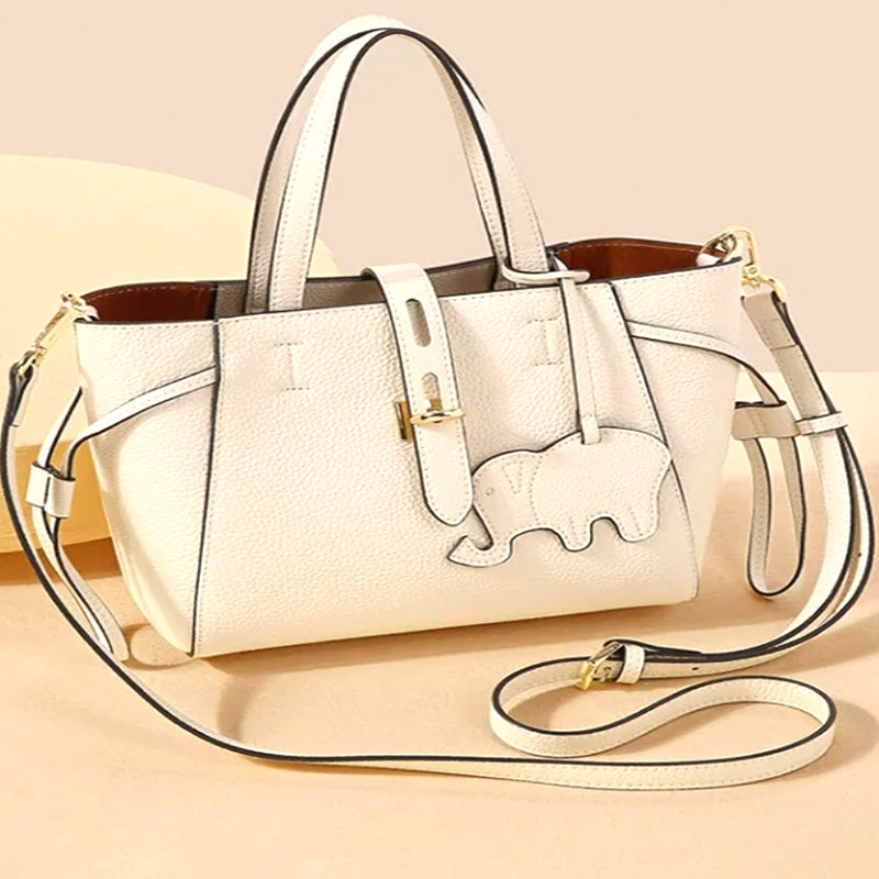 The new mini single shoulder female baotou layer cowhide tote bag simple everything basket crossbody bag
The new mini single shoulder female baotou layer cowhide tote bag simple everything basket crossbody bag