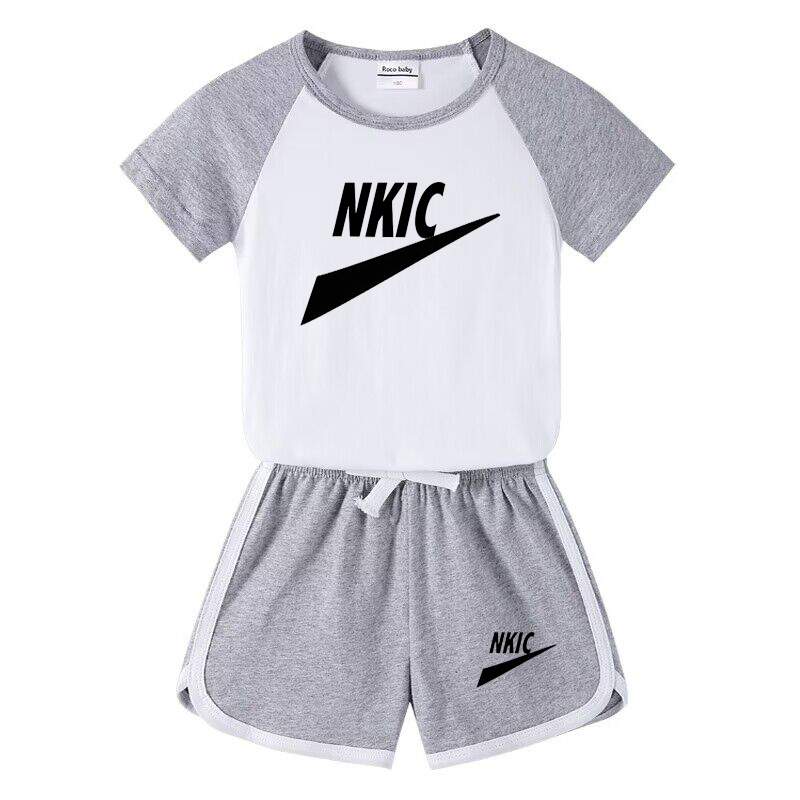 Summer Baby Boys Girls Brand LOGO Cotton Kids Tracksuit Short Sleeve Splice T-shirts Children Outfits Sports Set 2 Pcs Sets Clothes, Blue
Summer Baby Boys Girls Brand LOGO Cotton Kids Tracksuit Short Sleeve Splice T-shirts Children Outfits Sports Set 2 Pcs Sets Clothes, Blue