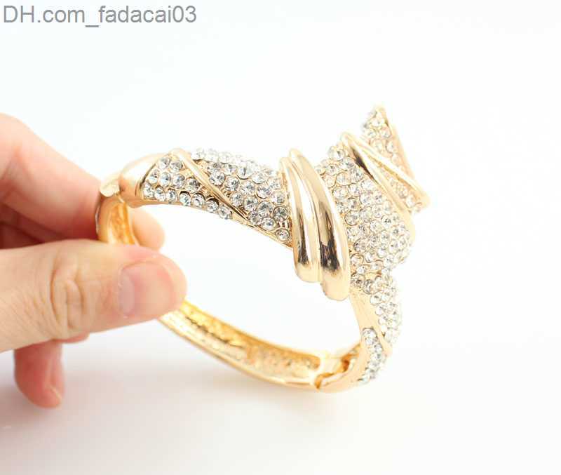 Wedding Rings Wholesale Fashion Gold Alloy Rhinestone Wedding Jewelry Set Necklace Bracelet Ring Earrings Z230712