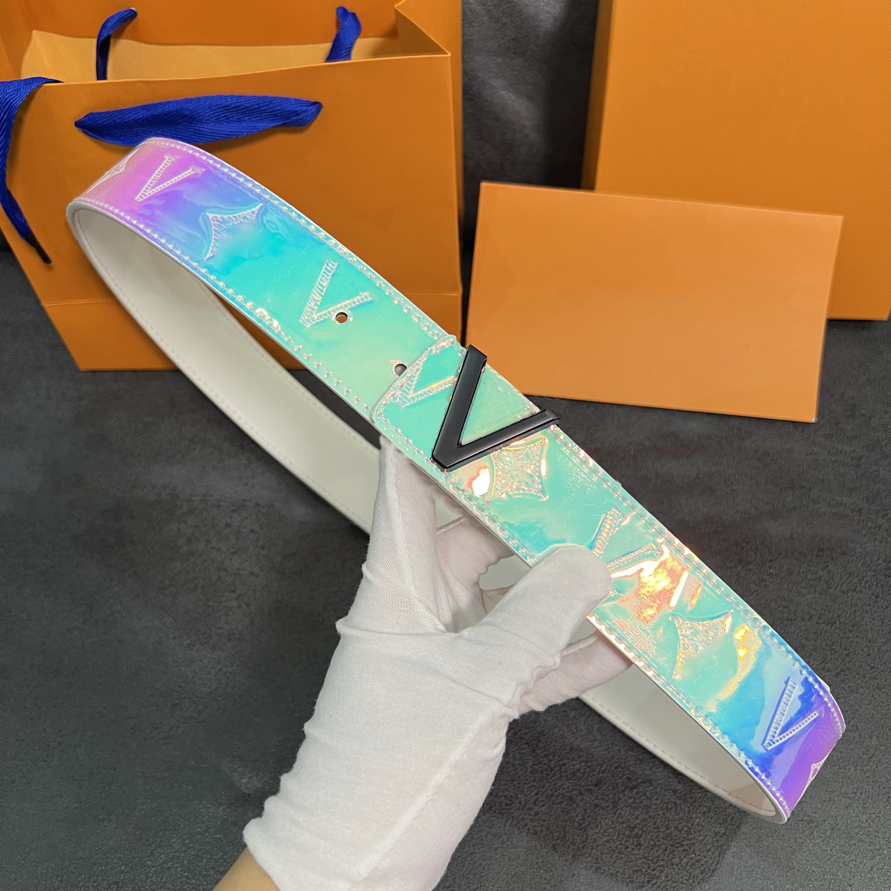 Designer Belt Luxury Belts for Women and men Fashion Laser pattern design style 3.8cm Various colours with buckle options, White buckle
Designer Belt Luxury Belts for Women and men Fashion Laser pattern design style 3.8cm Various colours with buckle options, White buckle