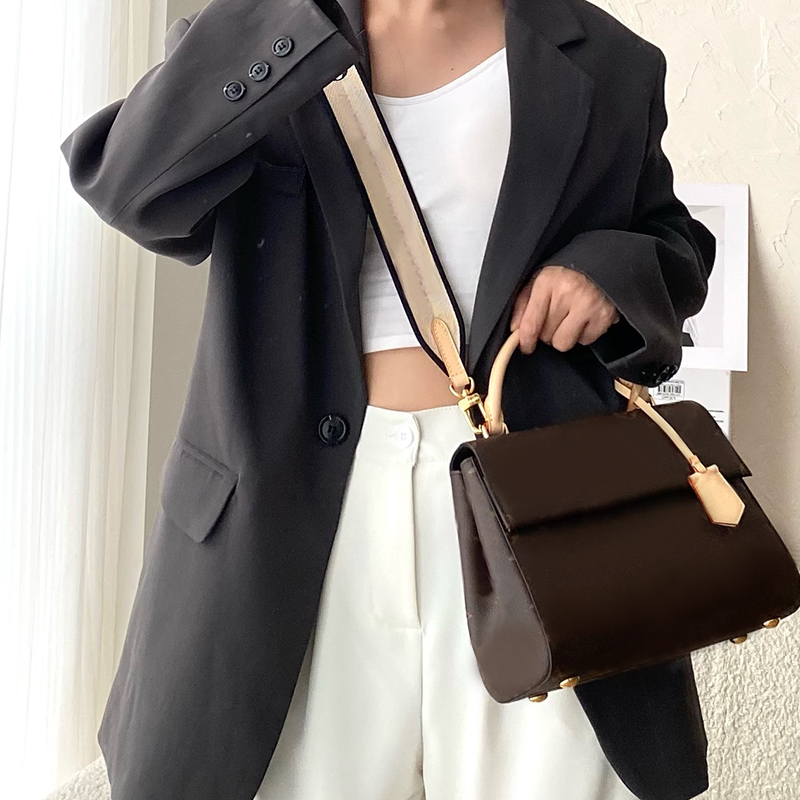 10A top-level Designer bag 28cm Luxury bag Crossbody bag Shoulder Bags Womenbag Handbags backpack purse LV061
10A top-level Designer bag 28cm Luxury bag Crossbody bag Shoulder Bags Womenbag Handbags backpack purse LV061