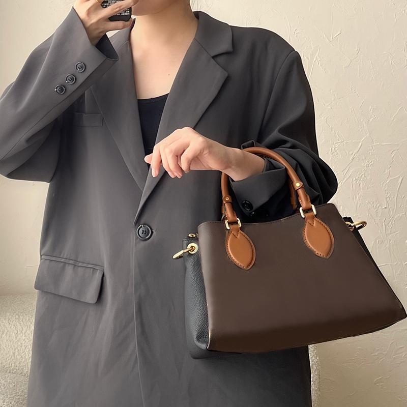 10A top-level Designer bag 36 cm Luxury bag Crossbody bag Shoulder Bags Womenbag Handbags backpack purse LV062
10A top-level Designer bag 36 cm Luxury bag Crossbody bag Shoulder Bags Womenbag Handbags backpack purse LV062