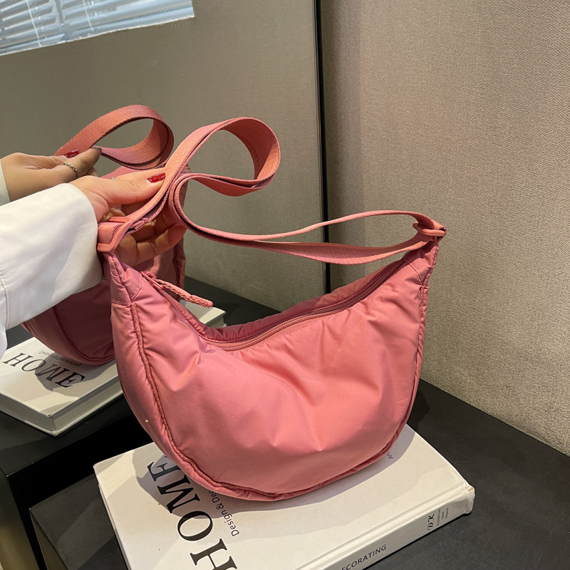 Travel bag Japanese Dumpling Bag Cross Body Bag Women's New Korean Lightweight Bag Versatile Mesh Red One Shoulder Plus Cotton Bag, White
Travel bag Japanese Dumpling Bag Cross Body Bag Women's New Korean Lightweight Bag Versatile Mesh Red One Shoulder Plus Cotton Bag, White