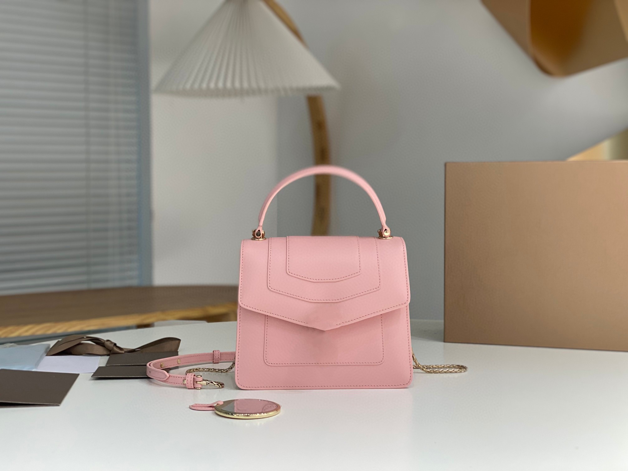 38329 Classic Women's handbag High-end quality crossbody bag Fetal calf leather shoulder bag with removable shoulder strap inside 3 compartment simple and practical, Pink
38329 Classic Women's handbag High-end quality crossbody bag Fetal calf leather shoulder bag with removable shoulder strap inside 3 compartment simple and practical, Pink
