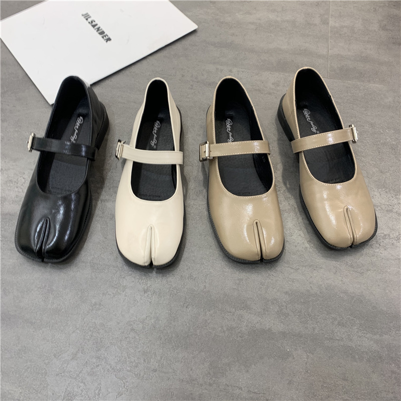 Dress Shoes Spring Women Sandals Split Toe Mary Jane Flats Ladies Pumps Female Retro Vintage Girl Daily Novelty Solid Ninja Shoes 230710