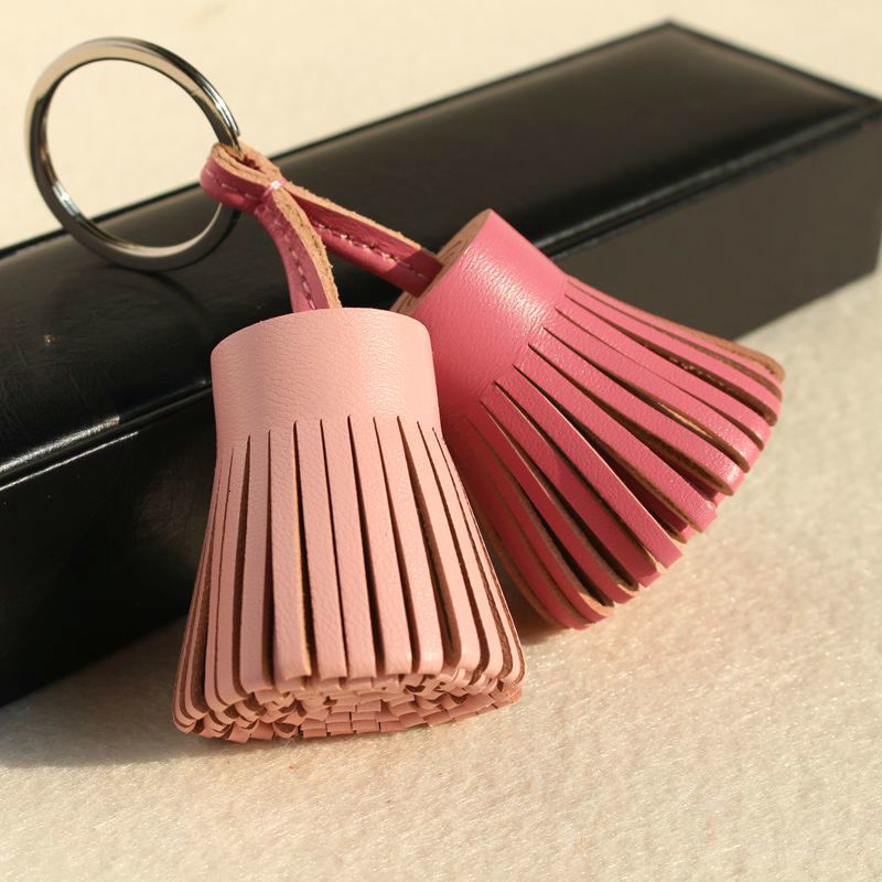 Keychains Lanyards Keychains Lanyards Genuine Leather Tassel Keychain For Keys Car Key Chain Ring Women Bag Charm Bkpk Pendant 230710 CL241231 L250928