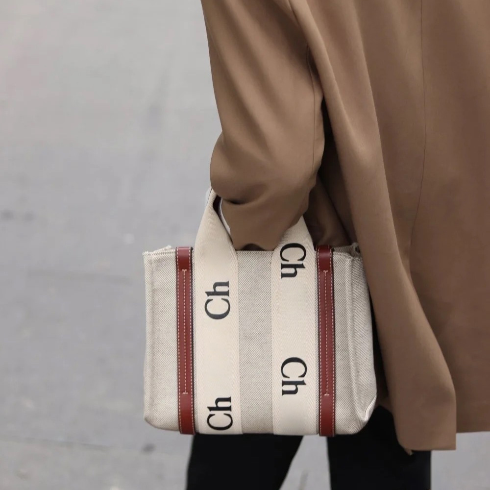 The Tote Bag Luxury Designer Woody Totes Shopping Bags 10A High Quality Canvas Handbag Crossbody Bags Shoulder Bags Travel Beach Bag Wallet Purses Dhgate Bags, Color1
The Tote Bag Luxury Designer Woody Totes Shopping Bags 10A High Quality Canvas Handbag Crossbody Bags Shoulder Bags Travel Beach Bag Wallet Purses Dhgate Bags, Color1