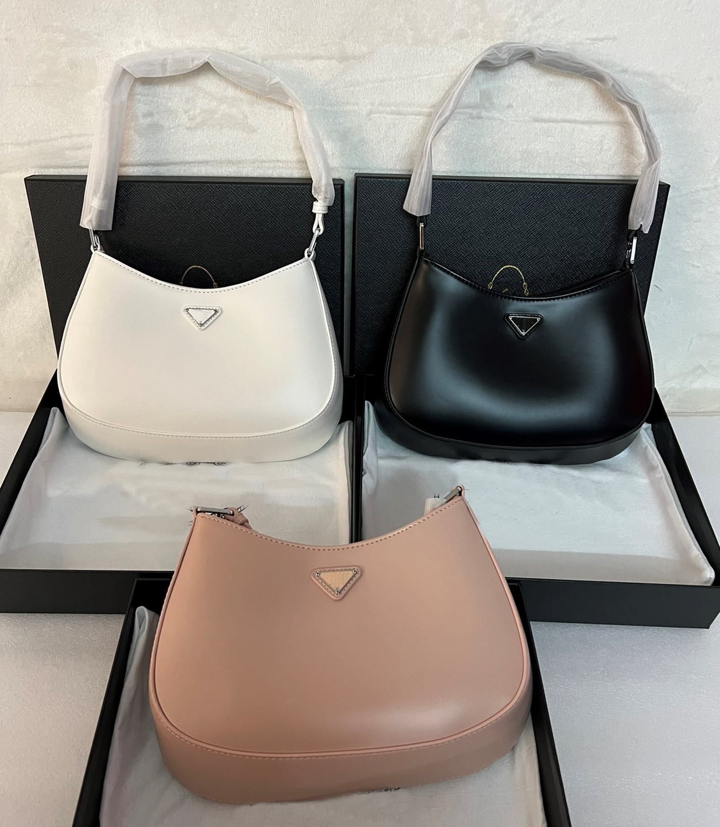 Top quality Genuine leather TEEN TRIOMPHE Shoulder Bag famous Women's men tote flap crossbody Bags Luxury Designer woman fashion Evening Camera Cases cards handbag, Customize
Top quality Genuine leather TEEN TRIOMPHE Shoulder Bag famous Women's men tote flap crossbody Bags Luxury Designer woman fashion Evening Camera Cases cards handbag, Customize