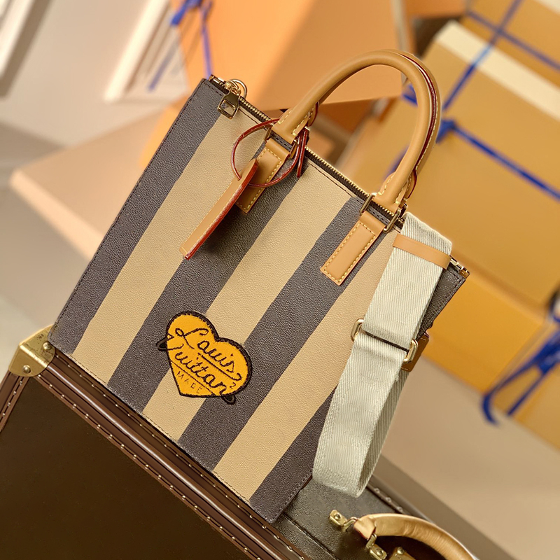 Designer Messenger Bag Luxury Crossbody Bag Genuine Leather Shoulder Bag 28.5cm High Imitation Handbag With Box ZL335, N45276
Designer Messenger Bag Luxury Crossbody Bag Genuine Leather Shoulder Bag 28.5cm High Imitation Handbag With Box ZL335, N45276
