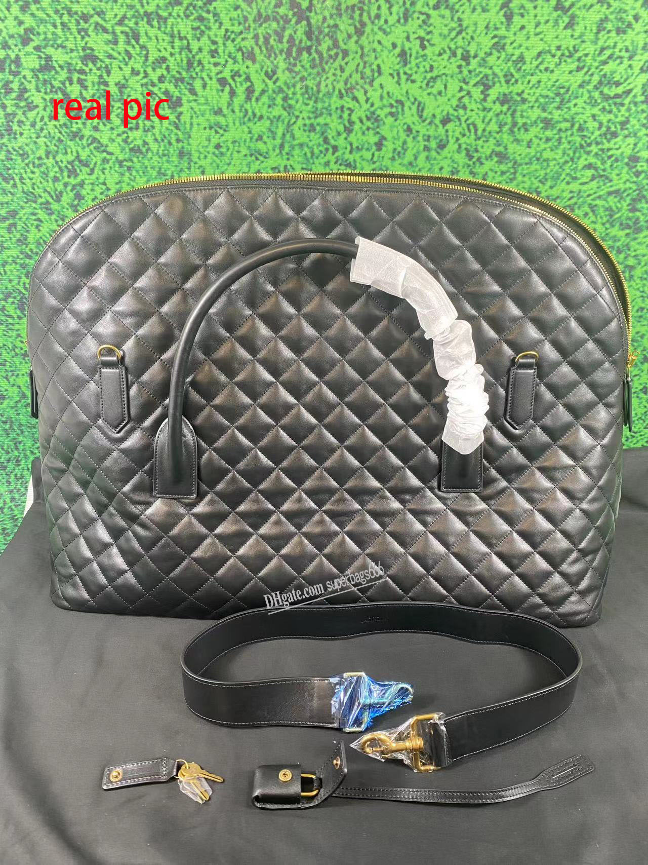 Es Giant Travel Bag icare tote top quality In Quilted Leather Black Maxi Supple Bag Metal Hardware Zip Closure Top Handles Leather Case
Es Giant Travel Bag icare tote top quality In Quilted Leather Black Maxi Supple Bag Metal Hardware Zip Closure Top Handles Leather Case