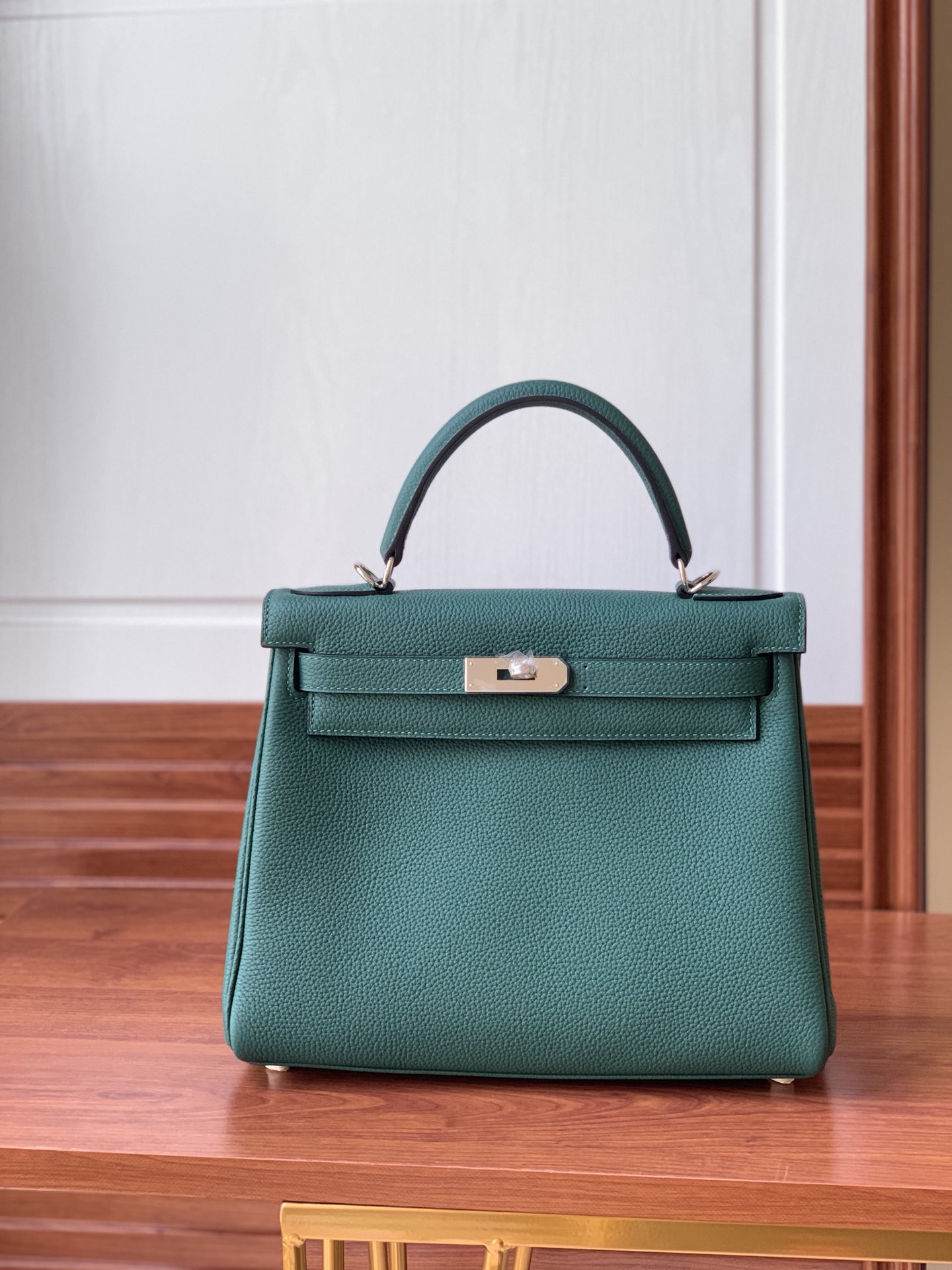 Full Hand Wax Thread High-quality Customized Classic Women's Leather Lychee Grain Leather Bag Hot Bread lady bag handbag dame bag, Green
Full Hand Wax Thread High-quality Customized Classic Women's Leather Lychee Grain Leather Bag Hot Bread lady bag handbag dame bag, Green