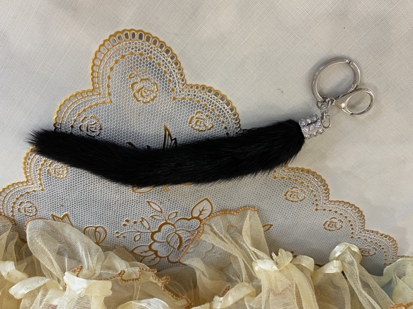 Keychains Lanyards Genuine Mink Fur Key Ring Real Raccoon Tail Tag Keychain Bag Hang Tassel Gift 230710