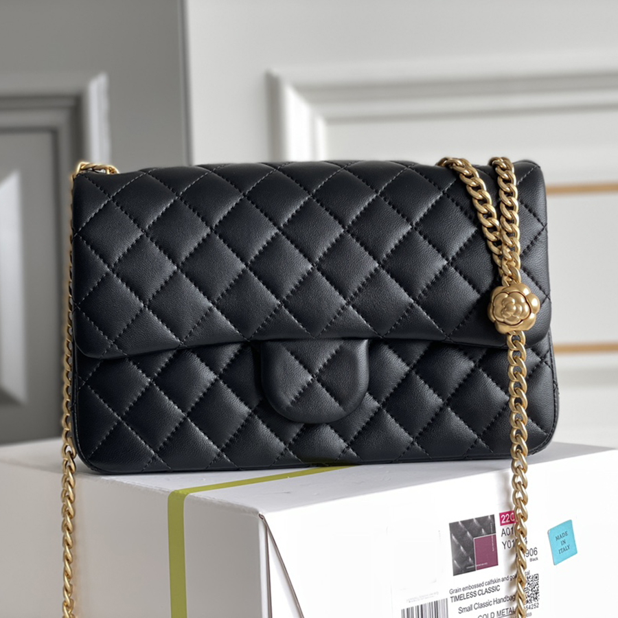 Designer Flap Bag 23CM 10A Mirror quality Genuine Leather Camellia Chain Bag Luxury Shoulder Bag With BOX C078, Black
Designer Flap Bag 23CM 10A Mirror quality Genuine Leather Camellia Chain Bag Luxury Shoulder Bag With BOX C078, Black