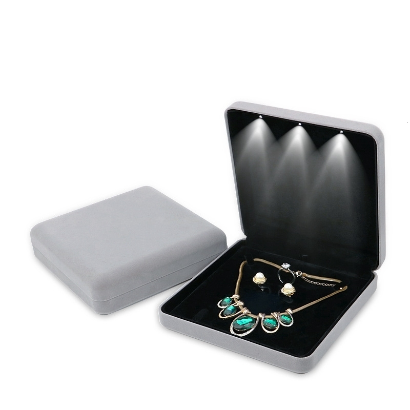 Jewelry Boxes 18x18x4 4cm Velvet LED Box Necklace Earring Ring Gift Jewellery Set Display Storage Case 230710