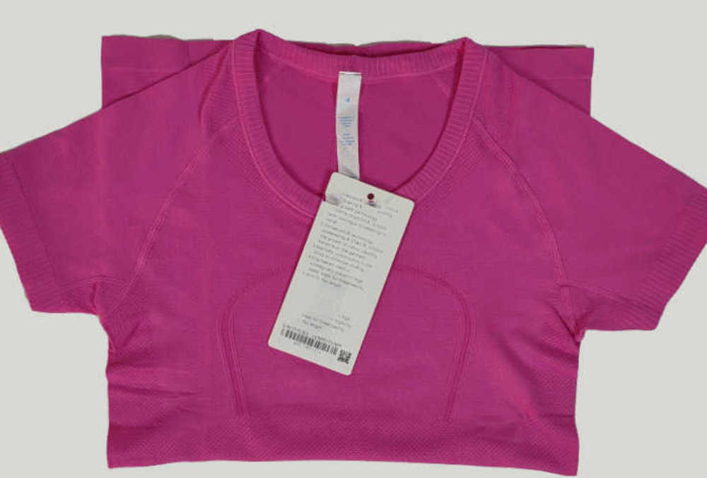 New 23ss Yoga Outfit Lululemens Woman Short Sleeve Shirt Race Length Sports fashion brand Women T-shirt Fitness Slim Fit Shirts Running Sportwear t-shirt, Dark grey
New 23ss Yoga Outfit Lululemens Woman Short Sleeve Shirt Race Length Sports fashion brand Women T-shirt Fitness Slim Fit Shirts Running Sportwear t-shirt, Dark grey