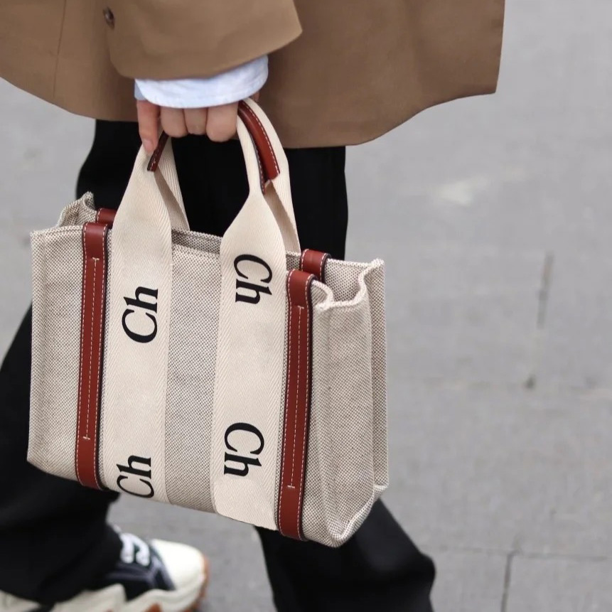 The Tote Bag Luxury Designer Woody Totes Shopping Bags 10A High Quality Canvas Handbag Crossbody Bags Shoulder Bags Travel Beach Bag Wallet Purses Dhgate Bags, Canvas tote/denim
The Tote Bag Luxury Designer Woody Totes Shopping Bags 10A High Quality Canvas Handbag Crossbody Bags Shoulder Bags Travel Beach Bag Wallet Purses Dhgate Bags, Canvas tote/denim