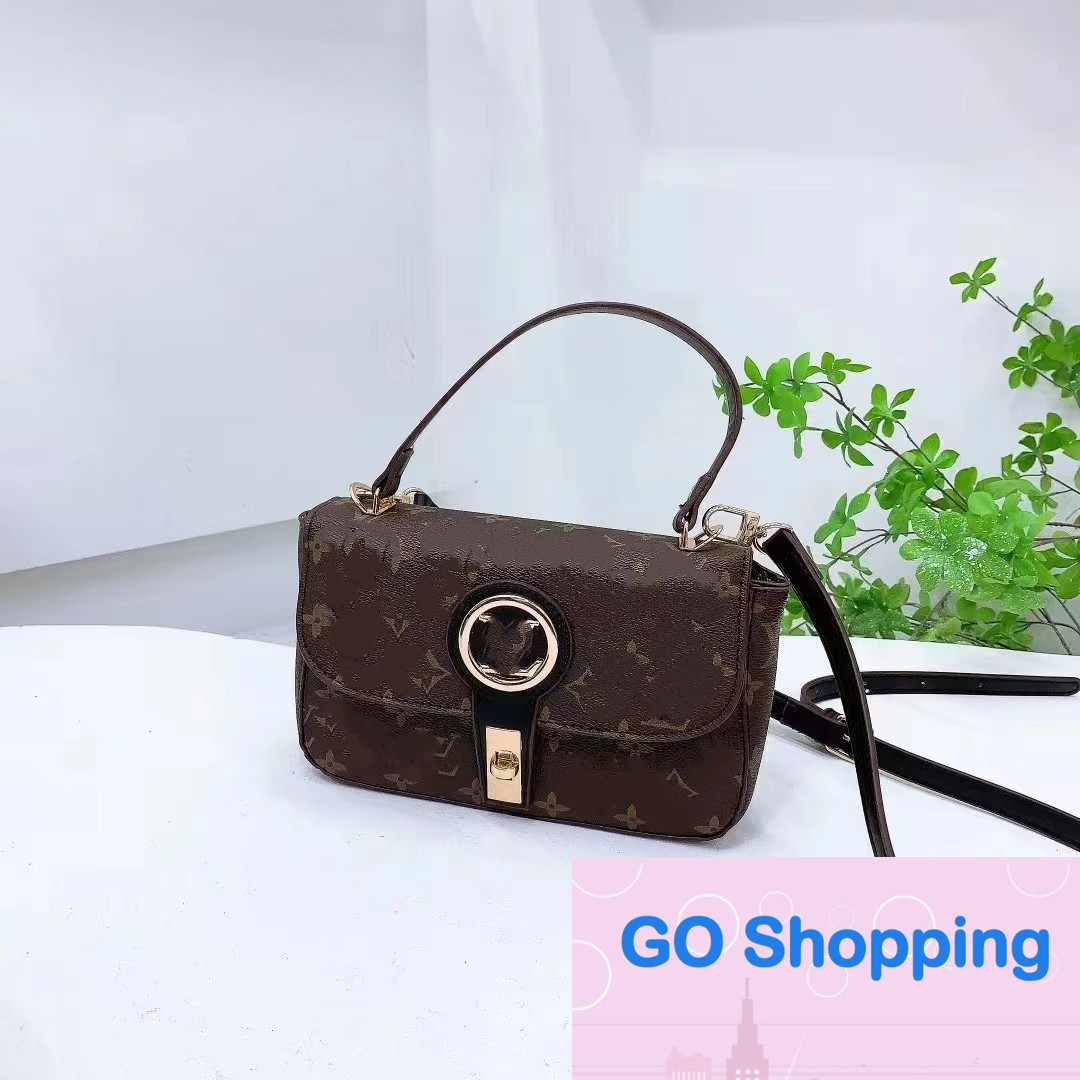 Women's High-Grade New Retro Trendy Crossbody Bag Versatile Ins Printed One Shoulder Saddle Bags Wholesale, 23*6*13cm
Women's High-Grade New Retro Trendy Crossbody Bag Versatile Ins Printed One Shoulder Saddle Bags Wholesale, 23*6*13cm