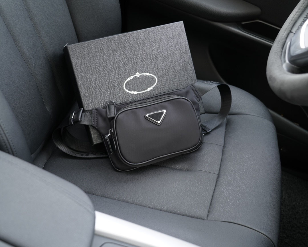 Deisigners Cross Body Chest Pack Womens Handbags Luxurys Tote Bags Nylon Hobo Lady Shoulder BagWholesale Bag, Black
Deisigners Cross Body Chest Pack Womens Handbags Luxurys Tote Bags Nylon Hobo Lady Shoulder BagWholesale Bag, Black
