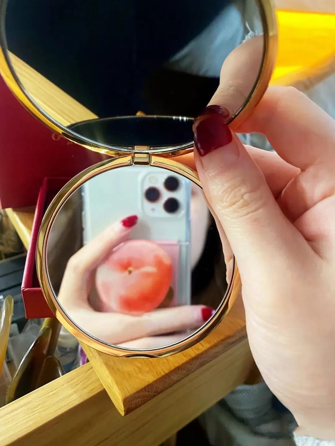 Make Up Compact Portable Folding Fashion Mirror Heart-Shaped Handhold Double Sided Brand Cosmetic Mirrors For Outdoor Travel