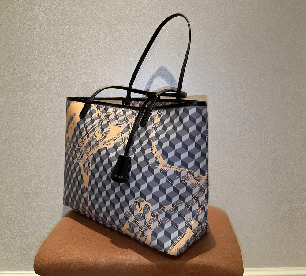 Women shopping LOUP NOIR bags totes SHOPPER LARGE Cheval Bordeaux Highest quality Card Holders shoulder bag single-sided Real handbag F4, Ren
Women shopping LOUP NOIR bags totes SHOPPER LARGE Cheval Bordeaux Highest quality Card Holders shoulder bag single-sided Real handbag F4, Ren