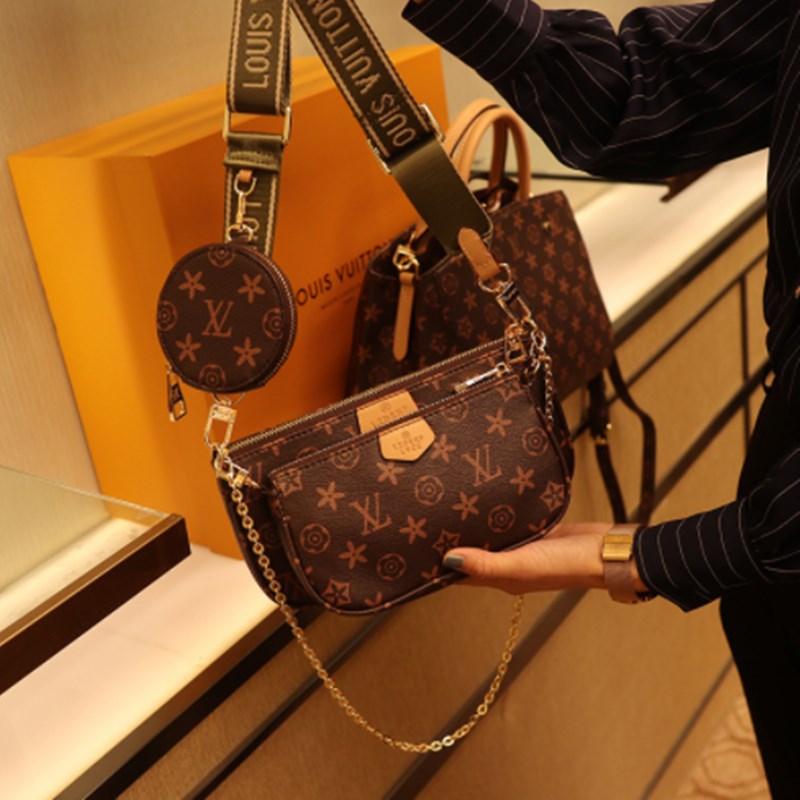 10A cowhide multi pochette accessories women one shoulder crossbody bag designer handbag trio messenger bag louise mahjong bags viuton messenger vutton dhgate bag, Add box
10A cowhide multi pochette accessories women one shoulder crossbody bag designer handbag trio messenger bag louise mahjong bags viuton messenger vutton dhgate bag, Add box
