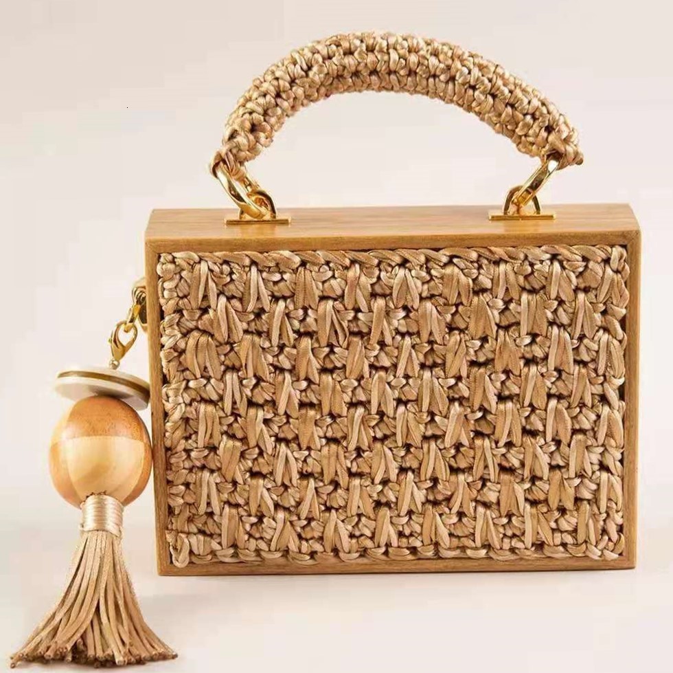 Evening Bags 2023 Summer Beach Bamboo Tassel Straw Woven Bag Cross body Single Shoulder Handag Rattan Rope Square Chain Strap Box 230711