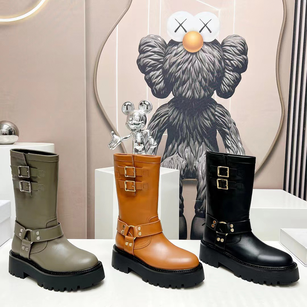 Thick Bottom round head Mid-Calf Boots Belt Buckle Cowhide Slip-On Knight Boots Women's Outdoor shoes Luxury Designer half boot Factory Shoes With box, Black
Thick Bottom round head Mid-Calf Boots Belt Buckle Cowhide Slip-On Knight Boots Women's Outdoor shoes Luxury Designer half boot Factory Shoes With box, Black