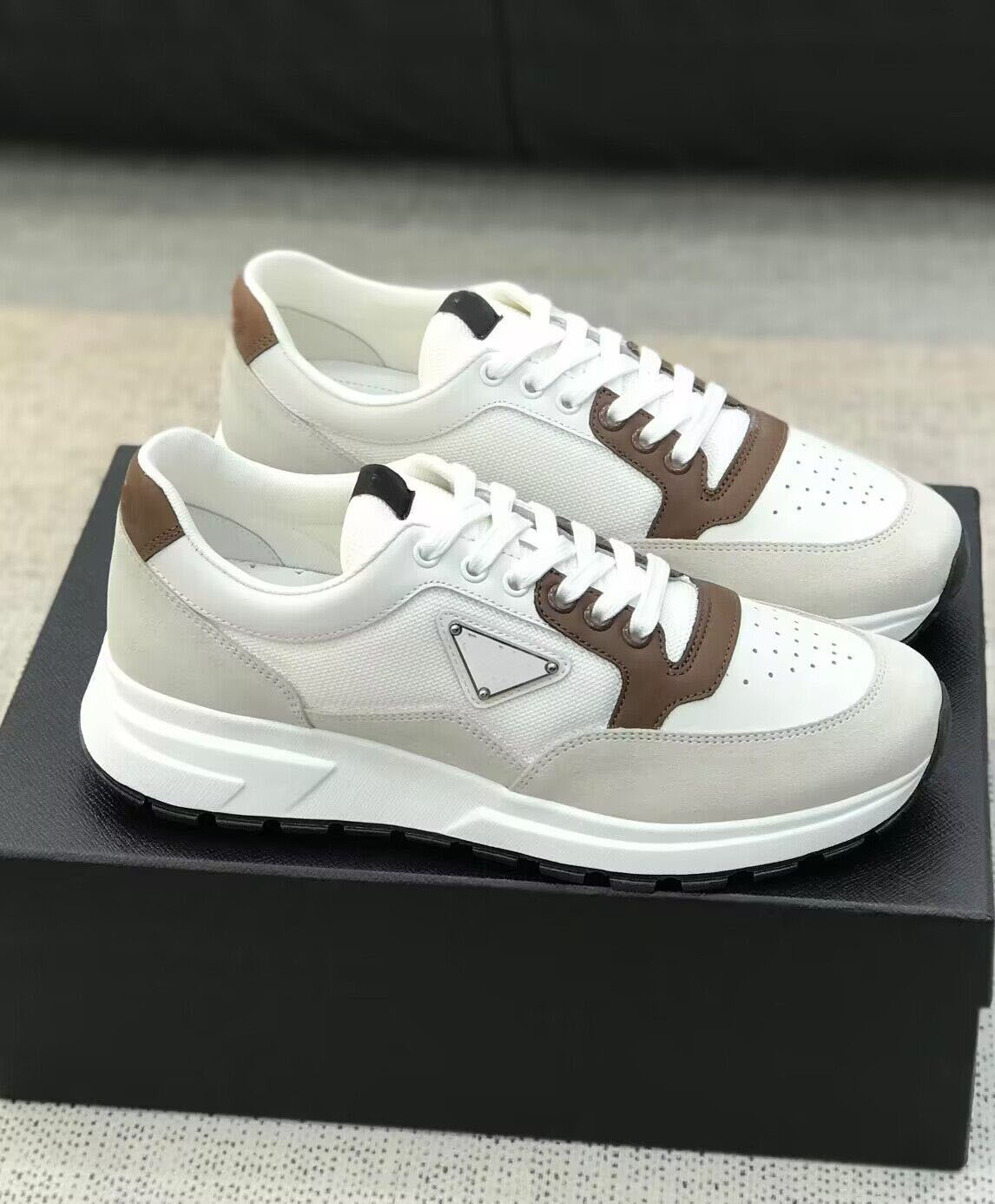 Designer Women Casual Shoes Rhyton Sneakers Men Skateboard Shoes Red Green Striped Leather Embroidery Stripes Daddy Shoes Luxurys Designer Color Block Sneakers