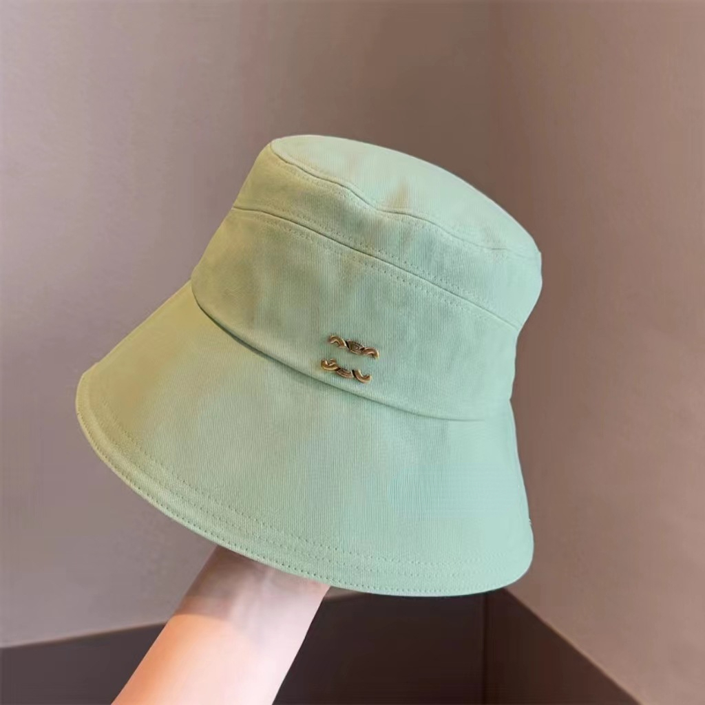 Trendy Unsex Bucket Hats Triumphal Arch Applique Four Seasons Outdoor Sun Hat Sun-proof Big Head Basin Hat, Black
Trendy Unsex Bucket Hats Triumphal Arch Applique Four Seasons Outdoor Sun Hat Sun-proof Big Head Basin Hat, Black