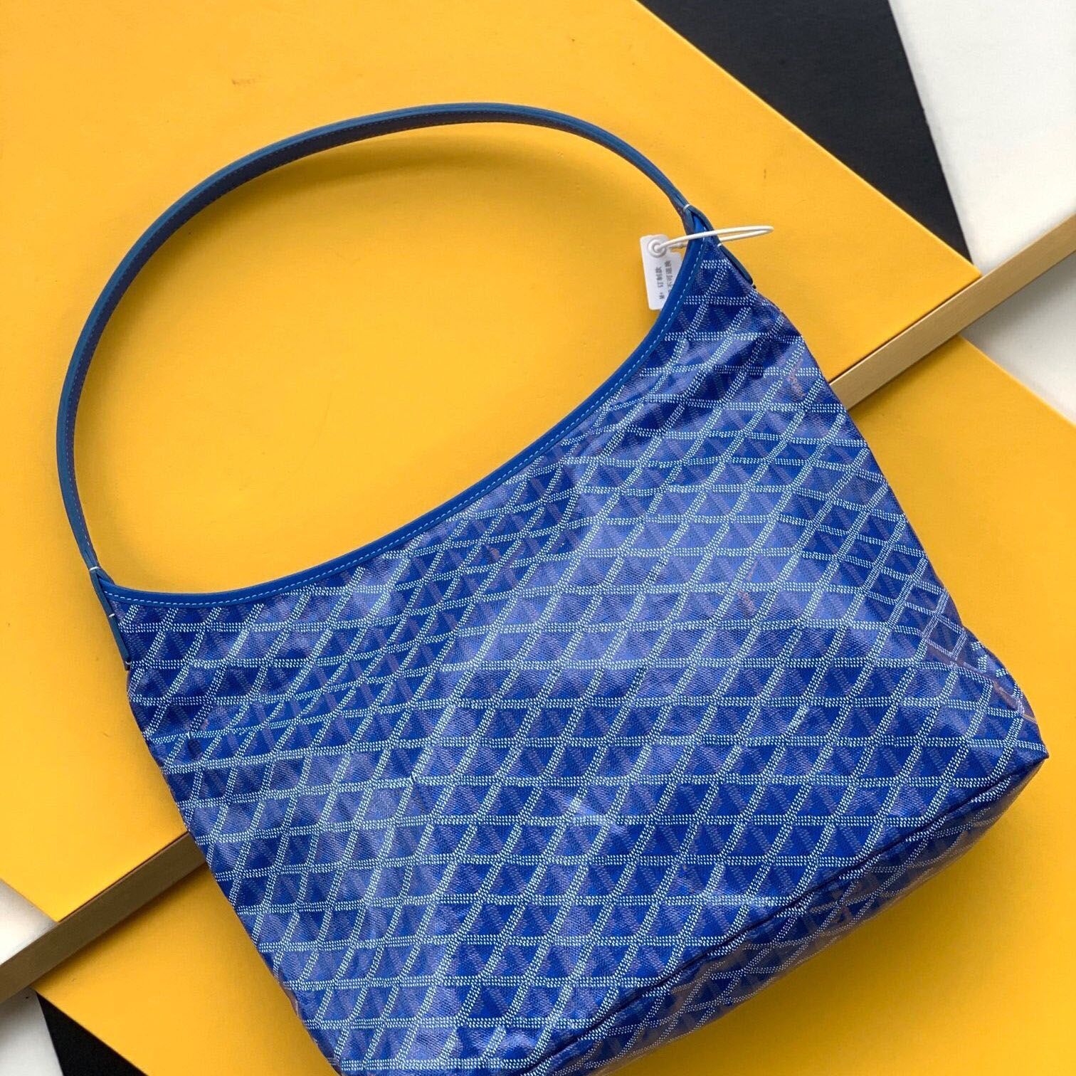 Top Quality fashion shoulder bag Designers Shopping Bags Famous Tote Bag Wallets Card Holder Gm Cross Body Totes Key Cards Coins Men Genuine Leather tote bag
Top Quality fashion shoulder bag Designers Shopping Bags Famous Tote Bag Wallets Card Holder Gm Cross Body Totes Key Cards Coins Men Genuine Leather tote bag