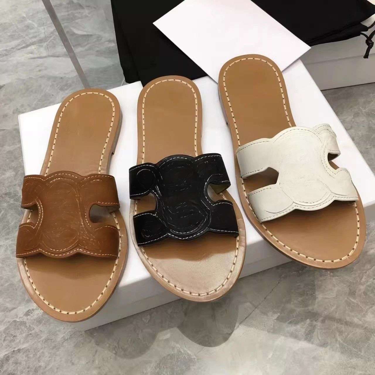 Comes with shoe box designer Sandals Female designer casual Slipper Sandals non-slip leather one-line strap flat summer high-grade outdoor slipper sandals, As shown in the picture
Comes with shoe box designer Sandals Female designer casual Slipper Sandals non-slip leather one-line strap flat summer high-grade outdoor slipper sandals, As shown in the picture